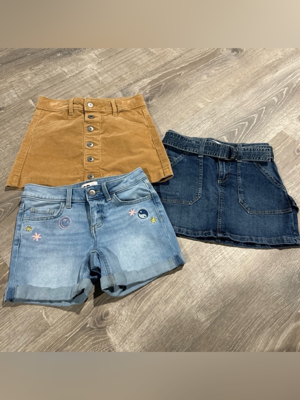Lot of 3 Girls SO Corduroy & Jean Skirts & Embroidered Shorts Size 8